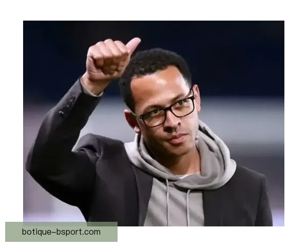 罗西尼尔接掌斯特拉斯堡帅印开启重建法甲黑马期待新赛季崛起之路